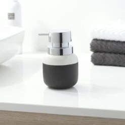 Sealskin Zeepdispenser Sphere Porcelein Zwart 10 Sealskin Zeepdispenser Sphere Porcelein Zwart -Badkamer Winkel 123 2731